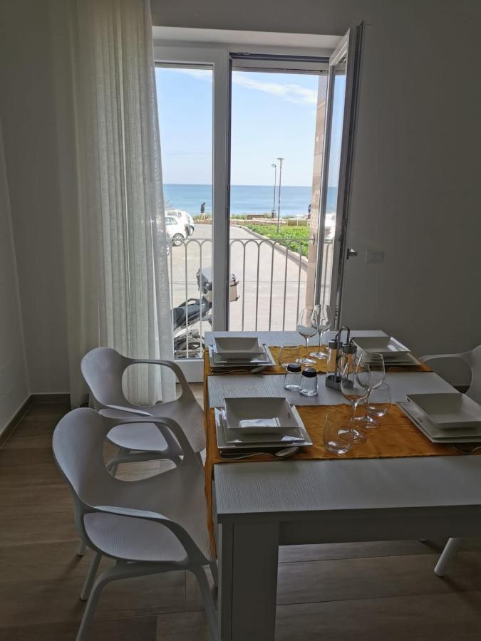 Dimore Danese Apartment Monopoli Bagian luar foto